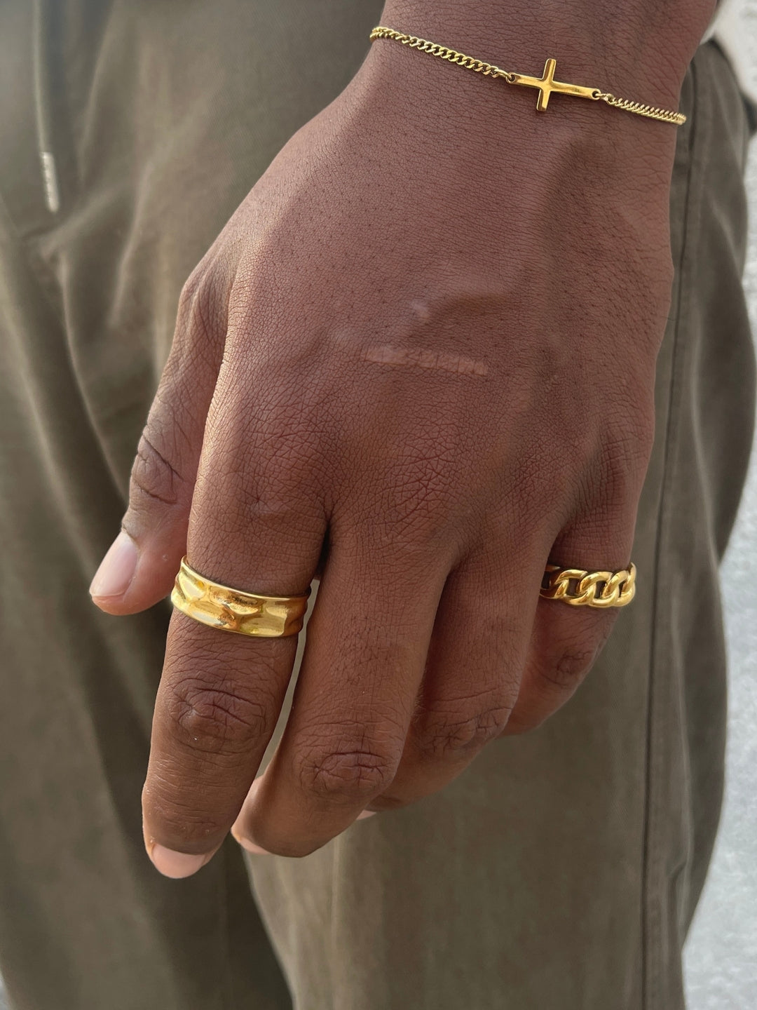 CHRISTIAN SET.